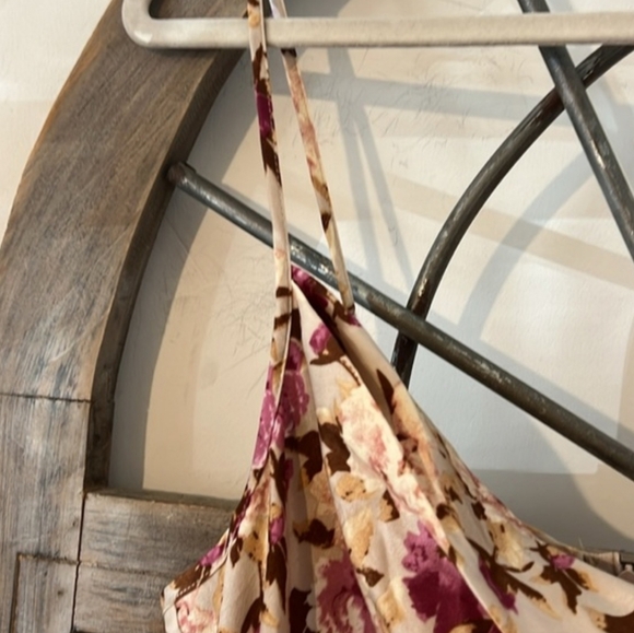 Floerns Dress - Picture 3 of 11